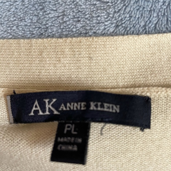 Puff sleeve sweater - Picture 4 of 4